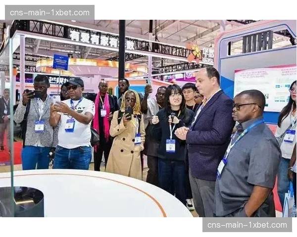 实时翻译系统覆盖多语种导览与服务 提升国际性活动的接待能力