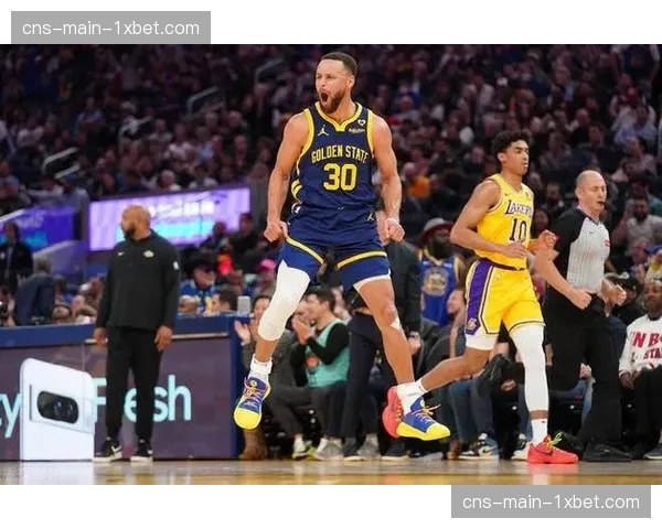 特写:斯蒂芬·库里的投篮训练日常:五百次出手背后的坚持。 特写:斯蒂芬·库里的投篮训练日常:五百次出手背后的坚持。